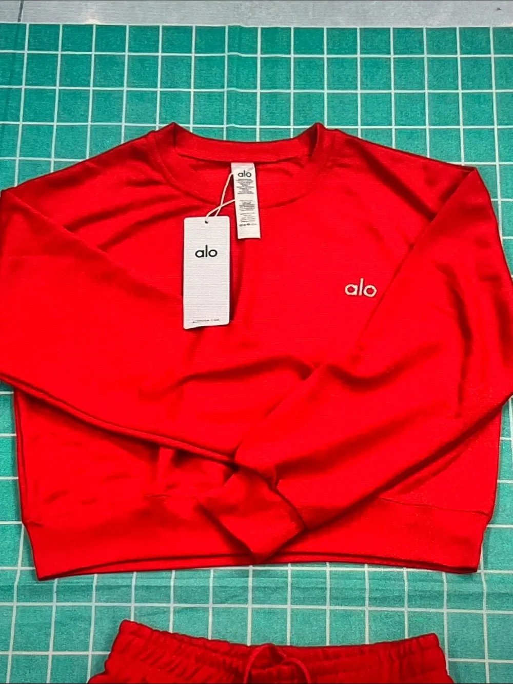 ALO Yoga Red Crewneck Top with White Logo Women’s Set Size S